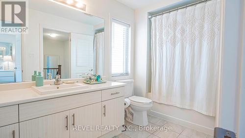 26 Donnan Drive, New Tecumseth, ON - Indoor Photo Showing Bathroom