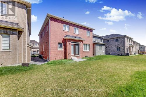 207 Wesmina Avenue, Whitchurch-Stouffville, ON - Outdoor