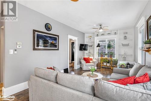 758 Hugel Avenue, Midland, ON - Indoor Photo Showing Living Room