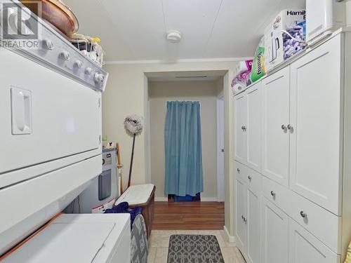 22-7624 Duncan Street, Powell River, BC - Indoor Photo Showing Laundry Room