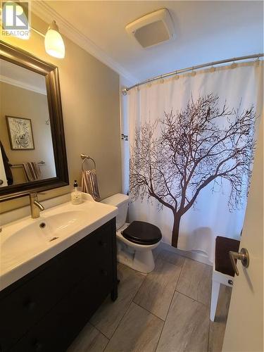 15220 Colonial Drive, Ingleside, ON - Indoor Photo Showing Bathroom