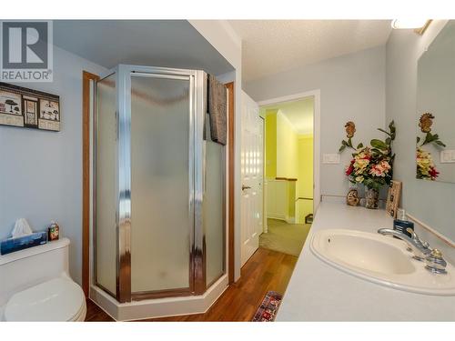 3808 Forsyth Drive, Penticton, BC - Indoor Photo Showing Bathroom