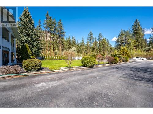 3808 Forsyth Drive, Penticton, BC - Outdoor