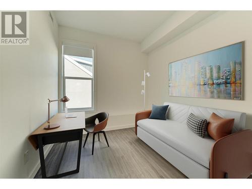 685 Boynton Place Unit# 61, Kelowna, BC - Indoor Photo Showing Living Room