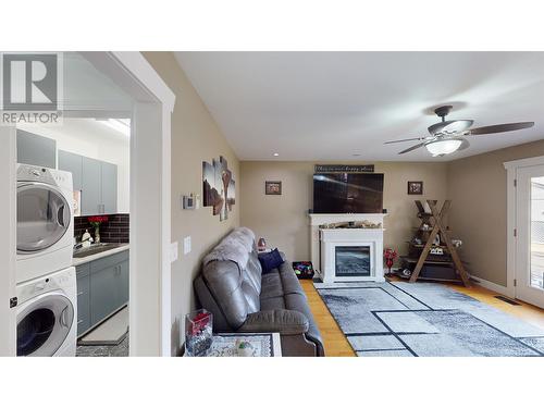 114 Lowe Street, Quesnel, BC - Indoor Photo Showing Laundry Room