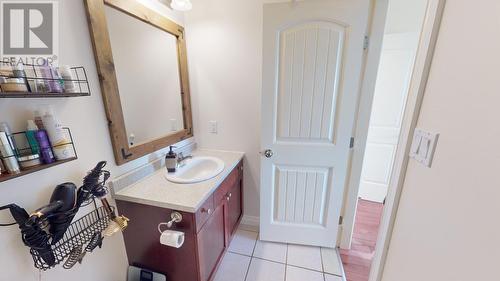 8220 86 Avenue, Fort St. John, BC - Indoor Photo Showing Bathroom