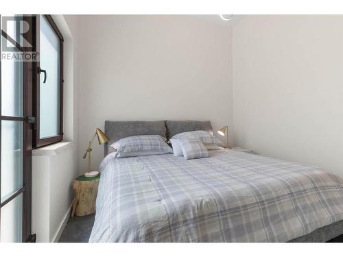 5720 Upper Booth Road, Kelowna, BC - Indoor Photo Showing Bedroom