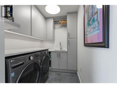 5720 Upper Booth Road, Kelowna, BC - Indoor Photo Showing Laundry Room