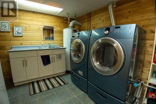 4254 Marlene Court, Greater Sudbury, ON - Indoor Photo Showing Laundry Room