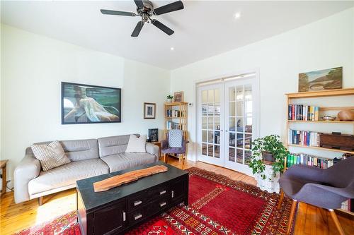 281 Melville Street, Dundas, ON - Indoor Photo Showing Living Room
