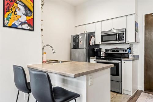 112 King Street E|Unit #807, Hamilton, ON - Indoor Photo Showing Kitchen