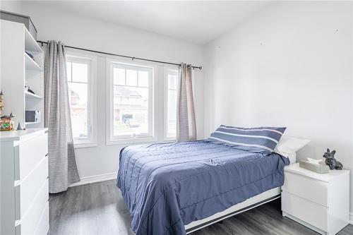 9469 Tallgrass Avenue, Niagara Falls, ON - Indoor Photo Showing Bedroom