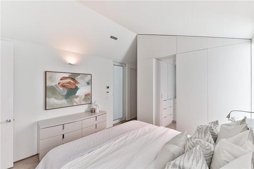 Primary Bedroom - 1427 Birch Avenue, Burlington, ON - Indoor Photo Showing Bedroom
