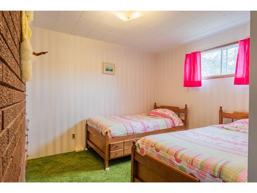 8988 Beach Street, Balfour, BC - Indoor Photo Showing Bedroom