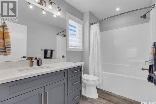 546 Burgess Crescent, Saskatoon, SK - Indoor Photo Showing Bathroom