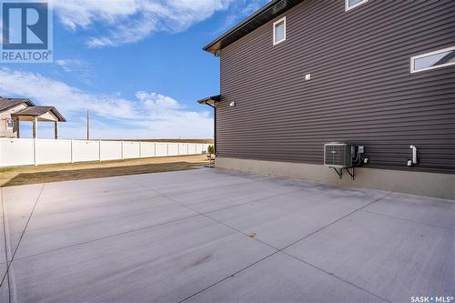 546 Burgess Crescent, Saskatoon, SK - Outdoor With Exterior