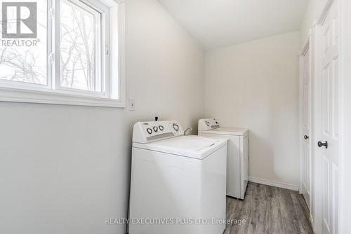 619 Oakes Drive, Fort Erie, ON - Indoor Photo Showing Laundry Room