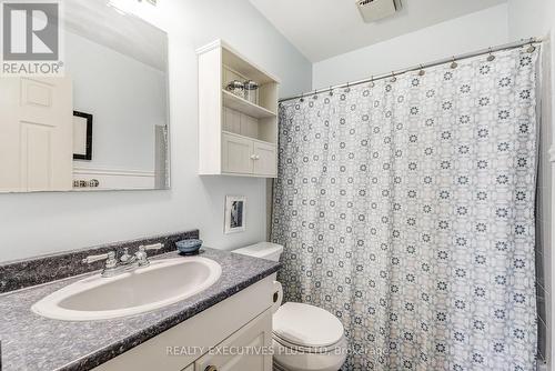 619 Oakes Drive, Fort Erie, ON - Indoor Photo Showing Bathroom