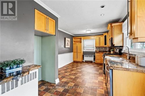 29 Fawell Ave, St. Catharines, ON - Indoor Photo Showing Kitchen