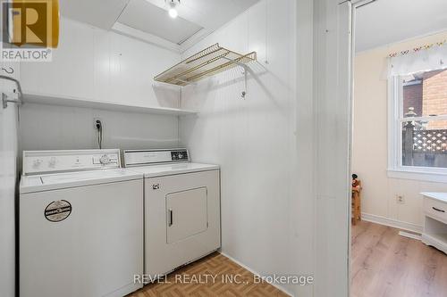 11 Parkwood Drive, St. Catharines, ON - Indoor Photo Showing Laundry Room