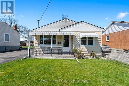 11 Parkwood Dr, St. Catharines, ON - Outdoor
