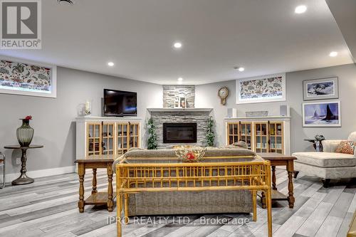 22 Morning Glory Dr, Tillsonburg, ON - Indoor With Fireplace