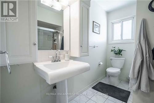 4 Warkdale Drive, St. Catharines, ON - Indoor Photo Showing Bathroom