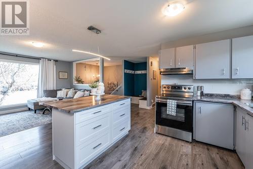 4319 Eaglenest Crescent, Prince George, BC - Indoor Photo Showing Kitchen