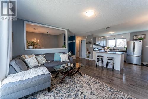 4319 Eaglenest Crescent, Prince George, BC - Indoor Photo Showing Living Room