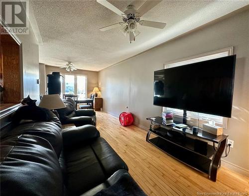 216 Upper Kent Road, Upper Kent, NB - Indoor Photo Showing Living Room