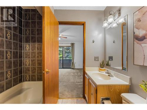 983 Bernard Avenue Unit# 208, Kelowna, BC - Indoor Photo Showing Bathroom