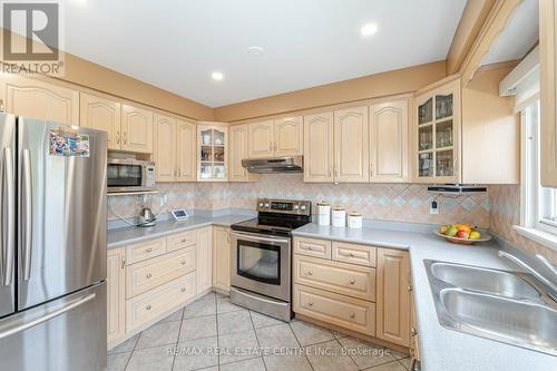 34 Jaffa Dr, Brampton, ON - Indoor Photo Showing Kitchen With Double Sink