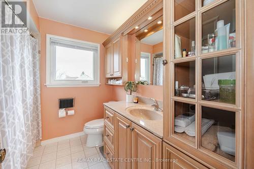 34 Jaffa Dr, Brampton, ON - Indoor Photo Showing Bathroom