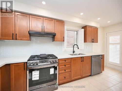 863 Scott Boulevard, Milton, ON - Indoor Photo Showing Kitchen With Double Sink
