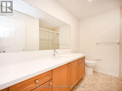 863 Scott Blvd, Milton, ON - Indoor Photo Showing Bathroom