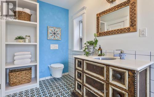 154 Galley Ave, Toronto, ON - Indoor Photo Showing Bathroom