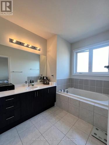 76 Foxsparrow Rd, Brampton, ON - Indoor Photo Showing Bathroom