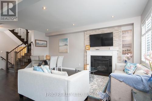 9 Porter Dr, Orangeville, ON - Indoor Photo Showing Living Room With Fireplace