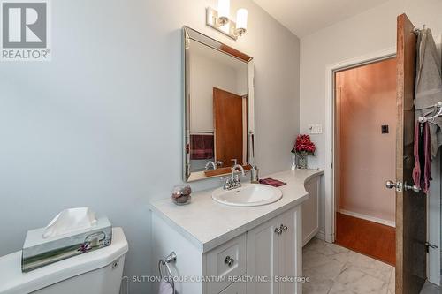 234 Morden Rd, Oakville, ON - Indoor Photo Showing Bathroom
