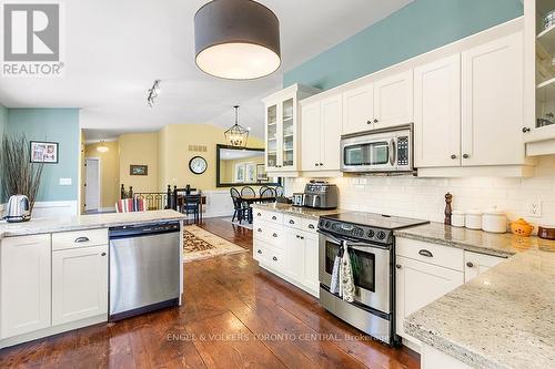 123 Valley Ridge Road, Grey Highlands, ON - Indoor Photo Showing Kitchen With Upgraded Kitchen