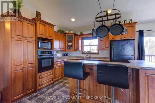 9643 3 Road N, Minto, ON - Indoor Photo Showing Kitchen