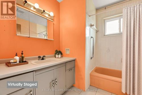 20 Burfield Ave, Hamilton, ON - Indoor Photo Showing Bathroom