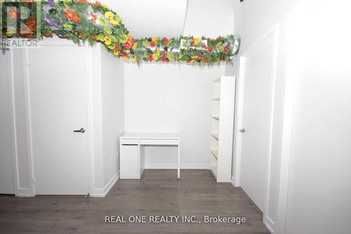 #313 -1410 Dupont St, Toronto, ON - Indoor Photo Showing Other Room