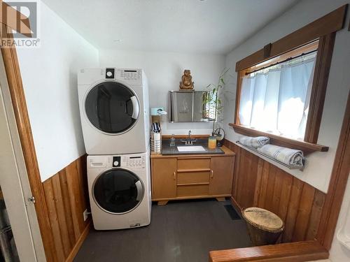 268 Church Avenue, Greenwood, BC - Indoor Photo Showing Laundry Room