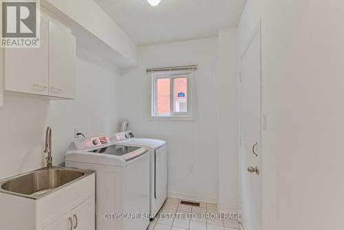 32 Pennsylvania Ave, Brampton, ON - Indoor Photo Showing Laundry Room