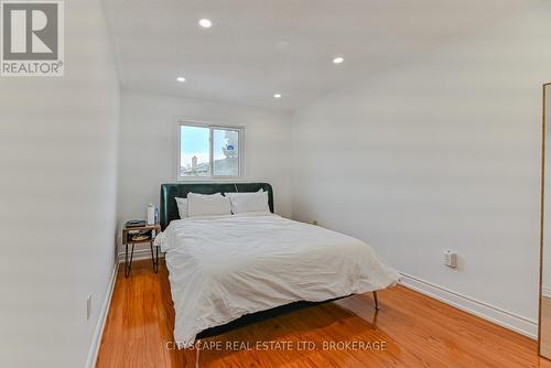 32 Pennsylvania Ave, Brampton, ON - Indoor Photo Showing Bedroom
