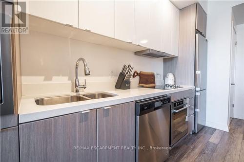 #A326 -5230 Dundas St, Burlington, ON - Indoor Photo Showing Kitchen With Double Sink