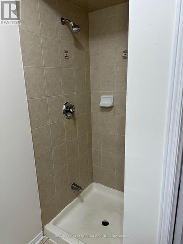 #5 -3350 Thomas St, Mississauga, ON - Indoor Photo Showing Bathroom