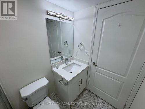 #2208 -4090 Living Arts Dr, Mississauga, ON - Indoor Photo Showing Bathroom