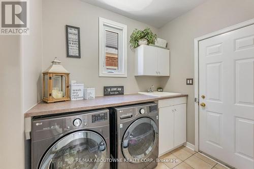 4263 Clubview Drive, Burlington, ON - Indoor Photo Showing Laundry Room